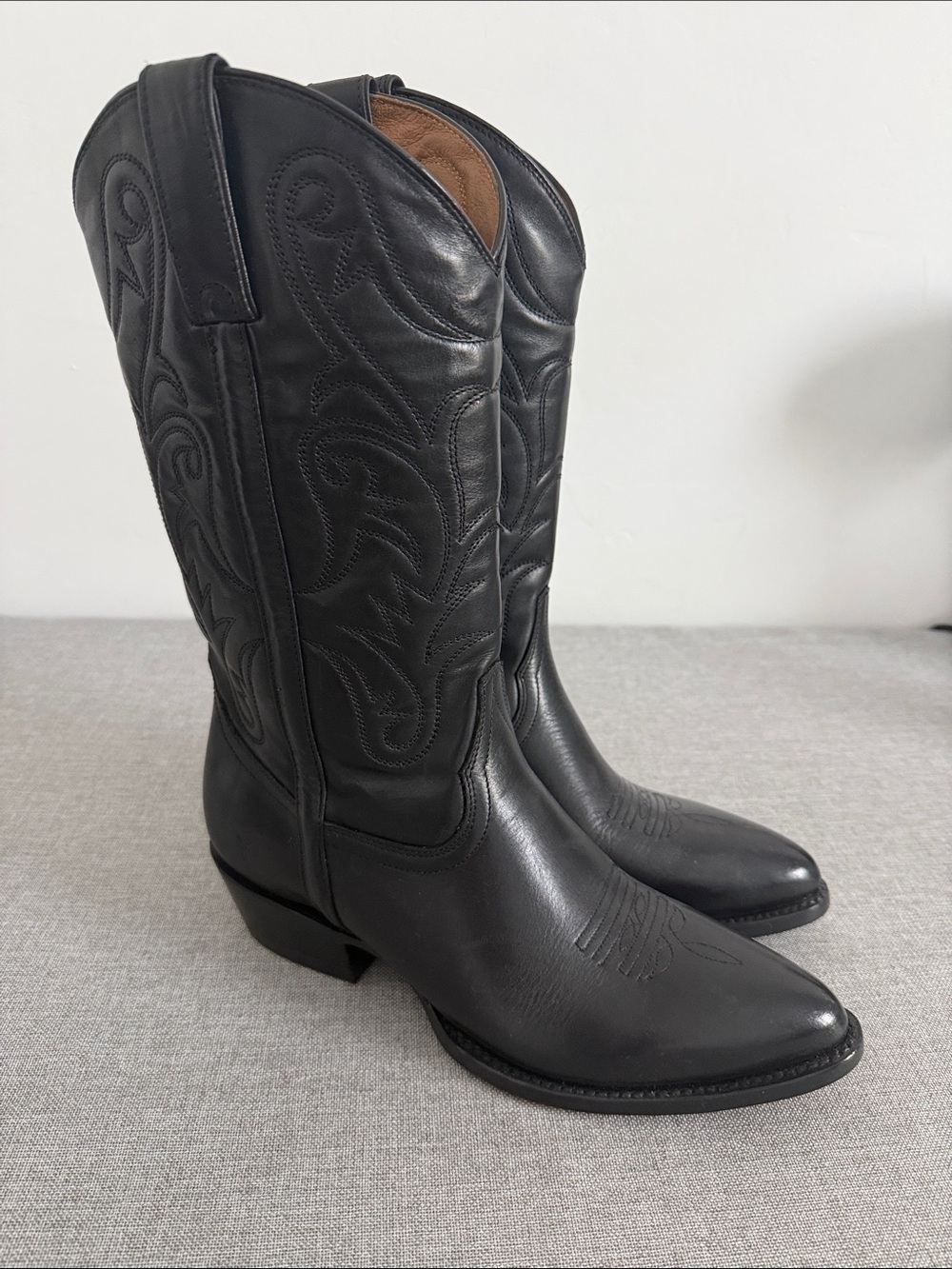Frye Bruce Pull On Leather Western Cowboy boots- minimalist classic 9.5 new